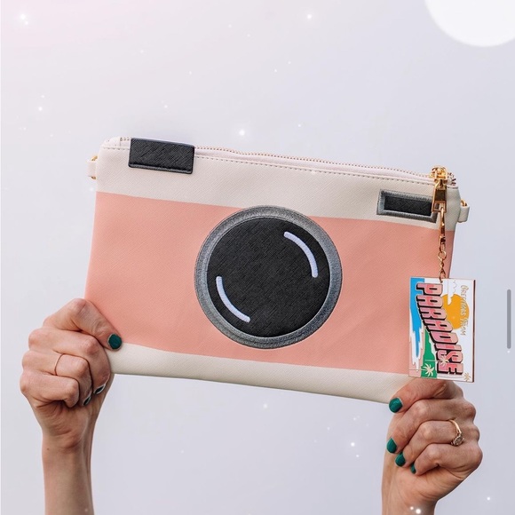 Can’t Clutch This - Camera Clutch - Picture 2 of 6